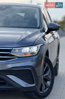 Позашляховик / Кросовер Volkswagen Tiguan 2022 в 