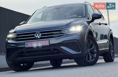 Позашляховик / Кросовер Volkswagen Tiguan 2022 в 