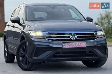 Позашляховик / Кросовер Volkswagen Tiguan 2022 в 