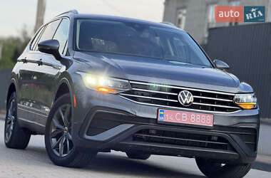 Позашляховик / Кросовер Volkswagen Tiguan 2022 в 