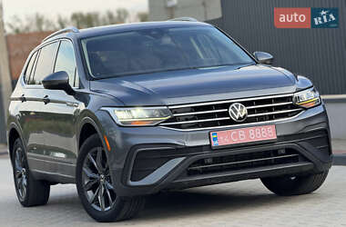 Позашляховик / Кросовер Volkswagen Tiguan 2022 в 