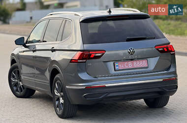 Позашляховик / Кросовер Volkswagen Tiguan 2022 в 