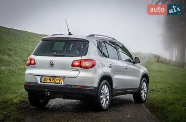 Позашляховик / Кросовер Volkswagen Tiguan 2010 в 
