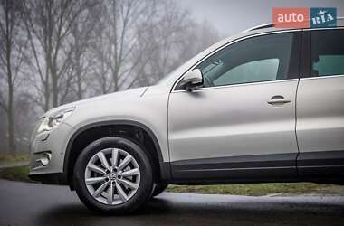 Позашляховик / Кросовер Volkswagen Tiguan 2010 в 