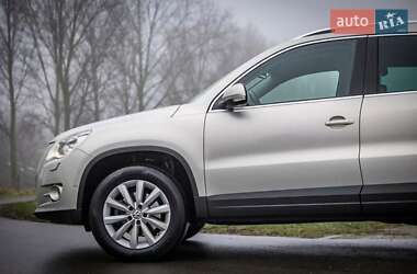 Позашляховик / Кросовер Volkswagen Tiguan 2010 в 