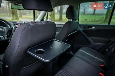 Позашляховик / Кросовер Volkswagen Tiguan 2010 в 