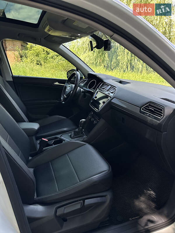 Внедорожник / Кроссовер Volkswagen Tiguan 2018 в Лохвице