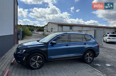 Внедорожник / Кроссовер Volkswagen Tiguan 2018 в 