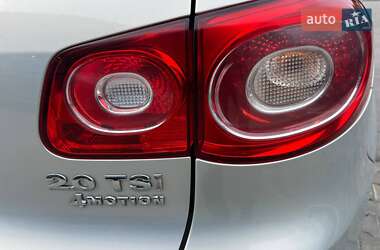 Внедорожник / Кроссовер Volkswagen Tiguan 2010 в 