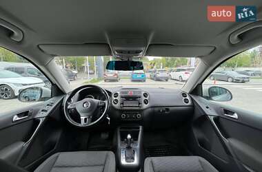 Внедорожник / Кроссовер Volkswagen Tiguan 2010 в 