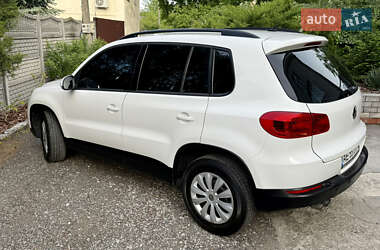 Позашляховик / Кросовер Volkswagen Tiguan 2013 в 