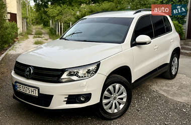 Позашляховик / Кросовер Volkswagen Tiguan 2013 в 