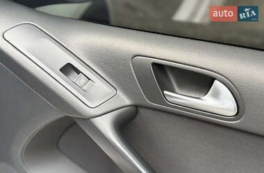 Позашляховик / Кросовер Volkswagen Tiguan 2013 в 