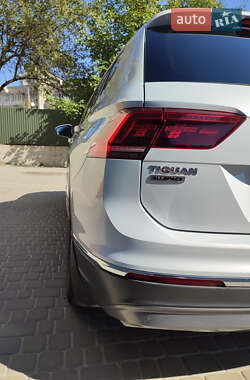 Внедорожник / Кроссовер Volkswagen Tiguan 2018 в 