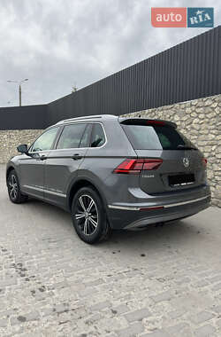 Позашляховик / Кросовер Volkswagen Tiguan 2017 в 