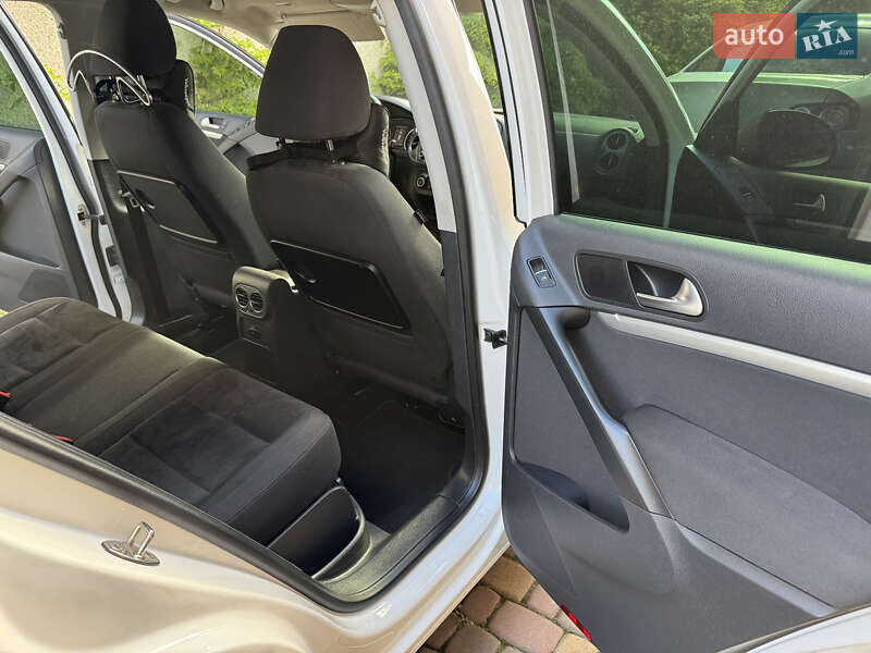 Внедорожник / Кроссовер Volkswagen Tiguan 2013 в Хусте