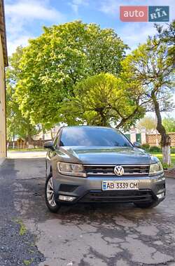 Внедорожник / Кроссовер Volkswagen Tiguan 2018 в 