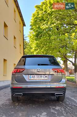 Внедорожник / Кроссовер Volkswagen Tiguan 2018 в 