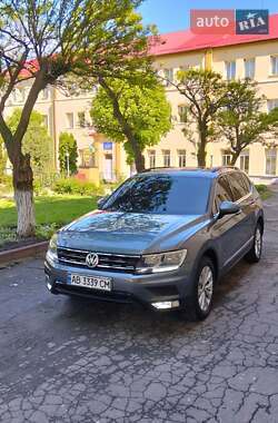 Внедорожник / Кроссовер Volkswagen Tiguan 2018 в 