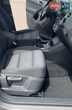 Внедорожник / Кроссовер Volkswagen Tiguan 2010 в 