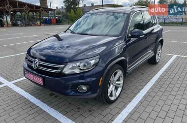 Внедорожник / Кроссовер Volkswagen Tiguan 2015 в Нововолынске