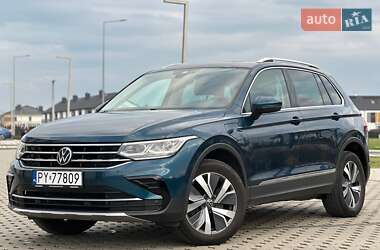 Внедорожник / Кроссовер Volkswagen Tiguan 2021 в Львове