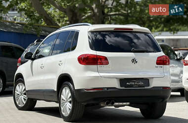 Внедорожник / Кроссовер Volkswagen Tiguan 2013 в 