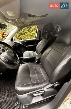 Внедорожник / Кроссовер Volkswagen Tiguan 2012 в 