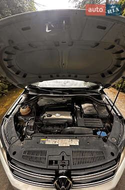Внедорожник / Кроссовер Volkswagen Tiguan 2012 в 