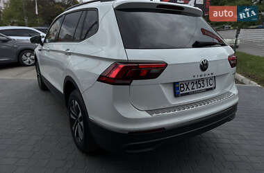 Внедорожник / Кроссовер Volkswagen Tiguan 2022 в 