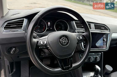 Внедорожник / Кроссовер Volkswagen Tiguan 2018 в 