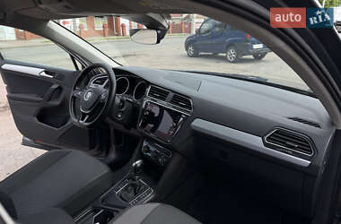 Внедорожник / Кроссовер Volkswagen Tiguan 2018 в 