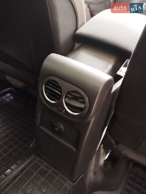 Позашляховик / Кросовер Volkswagen Tiguan 2011 в Тячеві