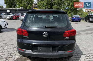 Позашляховик / Кросовер Volkswagen Tiguan 2016 в 