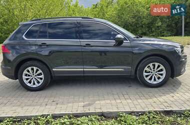 Позашляховик / Кросовер Volkswagen Tiguan 2018 в 