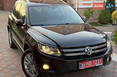Позашляховик / Кросовер Volkswagen Tiguan 2016 в 