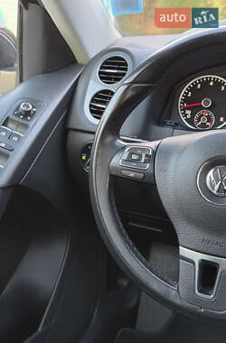 Позашляховик / Кросовер Volkswagen Tiguan 2016 в 