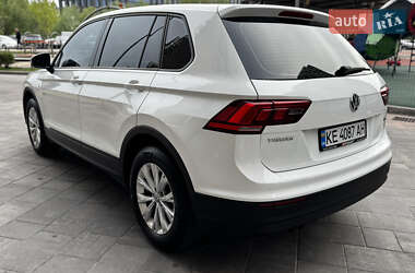 Внедорожник / Кроссовер Volkswagen Tiguan 2017 в 