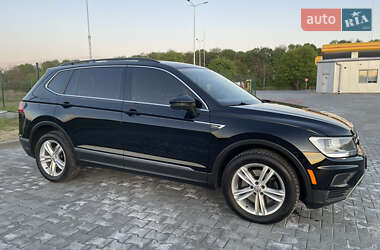 Внедорожник / Кроссовер Volkswagen Tiguan 2018 в Киверцах