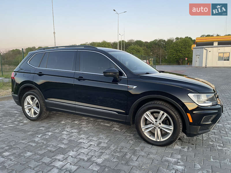 Внедорожник / Кроссовер Volkswagen Tiguan 2018 в 