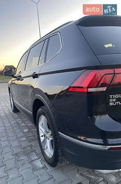 Внедорожник / Кроссовер Volkswagen Tiguan 2018 в 