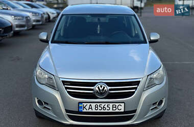 Позашляховик / Кросовер Volkswagen Tiguan 2010 в Софіївській Борщагівці