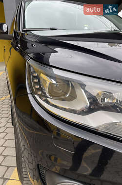 Позашляховик / Кросовер Volkswagen Tiguan 2011 в 