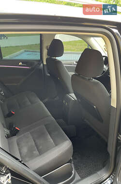Позашляховик / Кросовер Volkswagen Tiguan 2011 в 