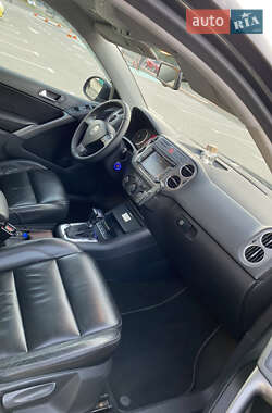 Внедорожник / Кроссовер Volkswagen Tiguan 2008 в 