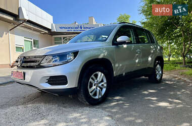 Внедорожник / Кроссовер Volkswagen Tiguan 2015 в 