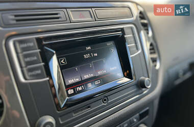 Внедорожник / Кроссовер Volkswagen Tiguan 2015 в 