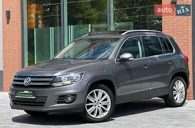 Позашляховик / Кросовер Volkswagen Tiguan 2013 в 