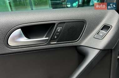 Позашляховик / Кросовер Volkswagen Tiguan 2013 в 
