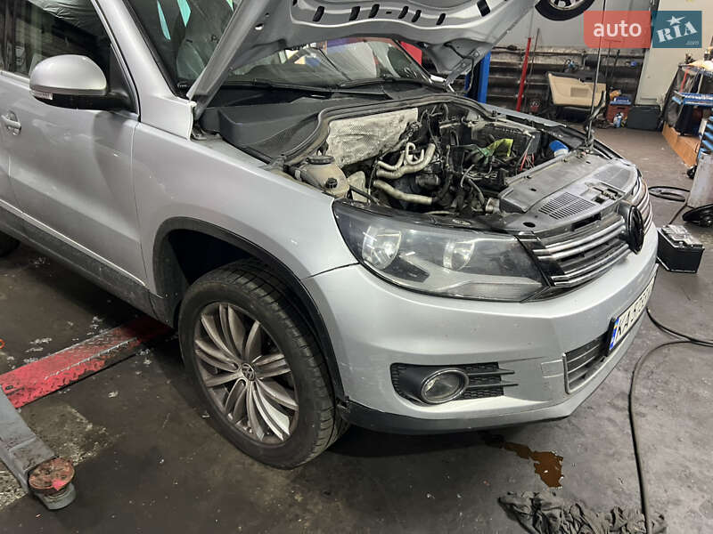 Внедорожник / Кроссовер Volkswagen Tiguan 2012 в 
